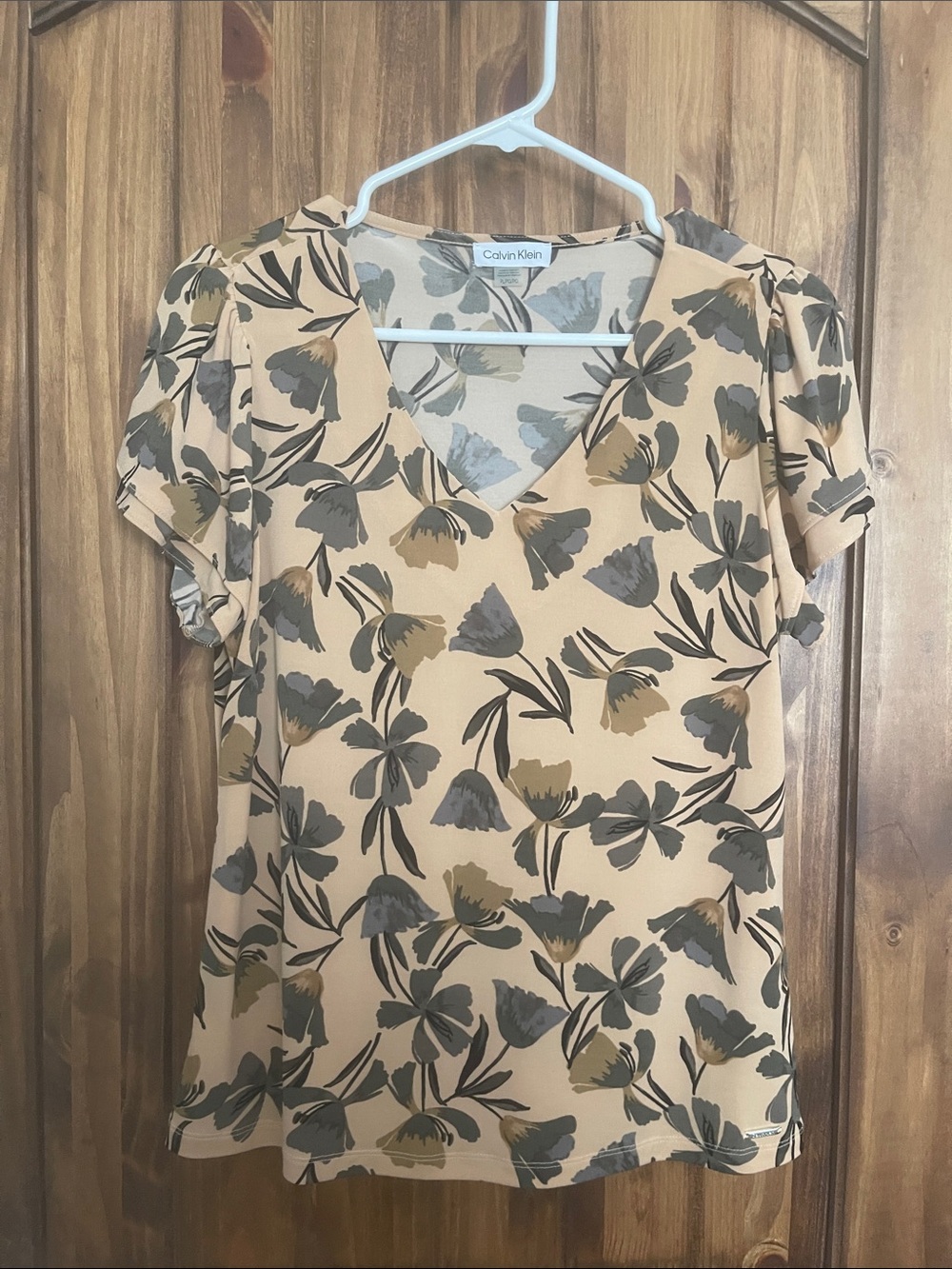 Calvin Klein Beige Floral V-Neck Short Sleeve Top